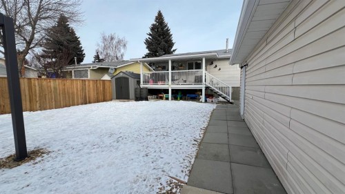 121 Shacker Crescent South, Hanna, AB - Outdoor With Deck Patio Veranda With Exterior
