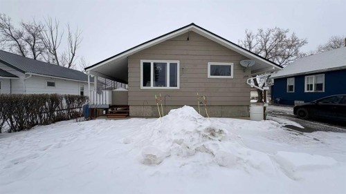 206 6 Avenue WEST Hanna, AB T0J 1P0