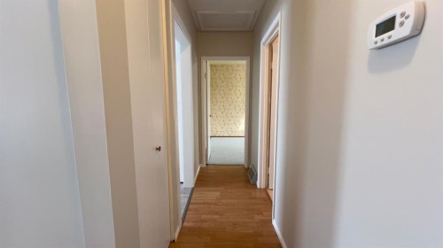 513 6Th Ave West, Hanna, AB - Indoor Photo Showing Other Room