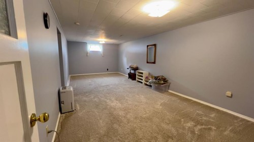 513 6Th Ave West, Hanna, AB - Indoor