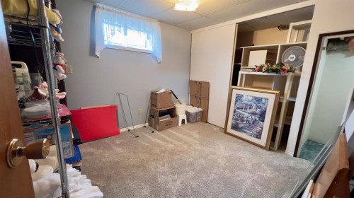 513 6Th Ave West, Hanna, AB - Indoor Photo Showing Other Room