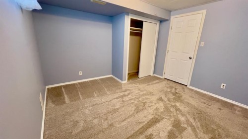 513 6Th Ave West, Hanna, AB - Indoor Photo Showing Other Room