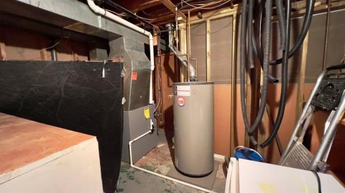 513 6Th Ave West, Hanna, AB - Indoor Photo Showing Basement