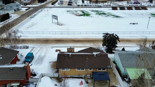 513 6Th Ave West, Hanna, AB - Outdoor