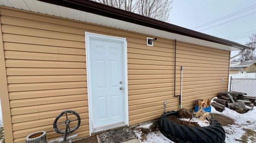 513 6Th Ave West, Hanna, AB - Outdoor With Exterior