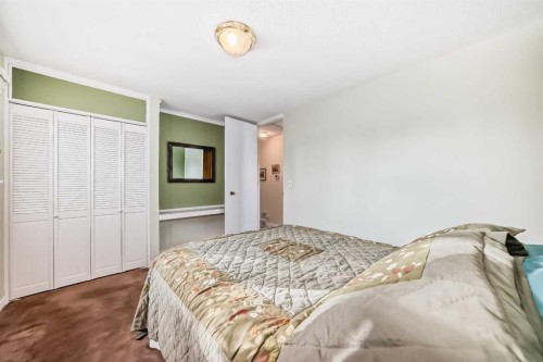 6623 Lethbridge Crescent Sw, Calgary, AB - Indoor Photo Showing Bedroom