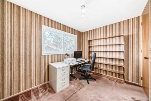 6623 Lethbridge Crescent Sw, Calgary, AB - Indoor Photo Showing Office