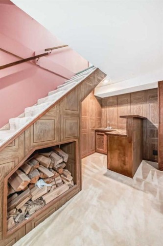 6623 Lethbridge Crescent Sw, Calgary, AB - Indoor Photo Showing Other Room