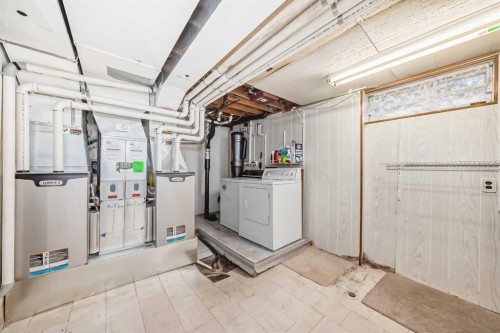 6623 Lethbridge Crescent Sw, Calgary, AB - Indoor Photo Showing Laundry Room