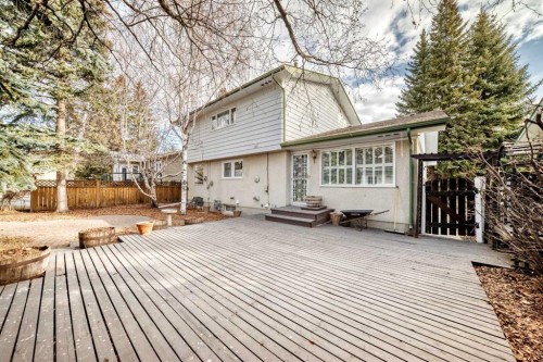 6623 Lethbridge Crescent Sw, Calgary, AB - Outdoor