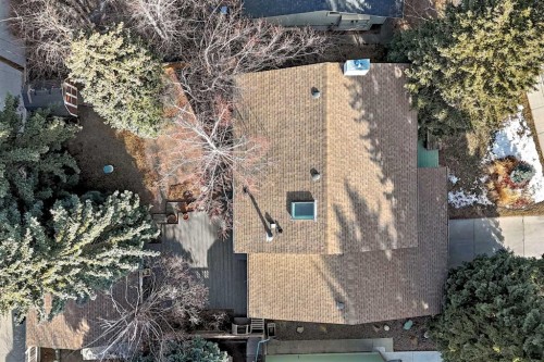 6623 Lethbridge Crescent Sw, Calgary, AB - Outdoor