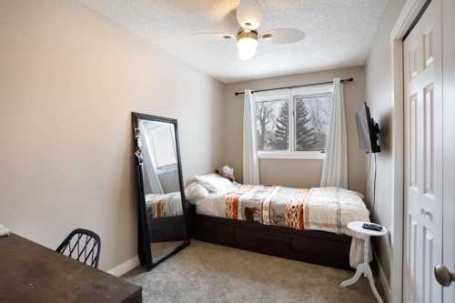 5 Fairview Crescent East, Brooks, AB - Indoor Photo Showing Bedroom