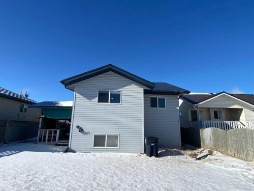 12 Pleasant Park Place West, Brooks, AB - Outdoor