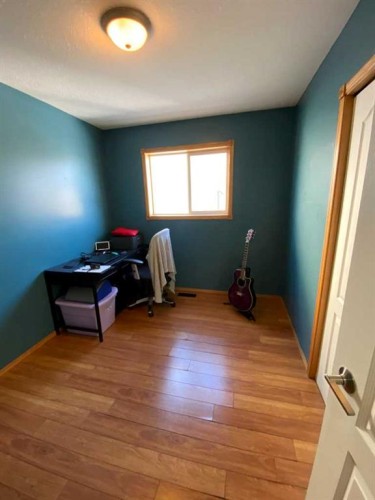 12 Pleasant Park Place West, Brooks, AB - Indoor