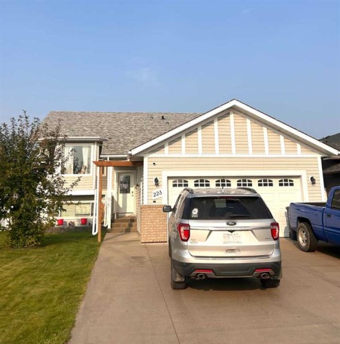 223 15 Street East, Brooks, AB - Outdoor