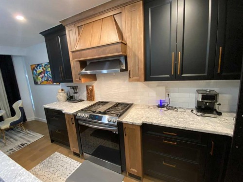 564 5 Street West, Brooks, AB - Indoor Photo Showing Kitchen