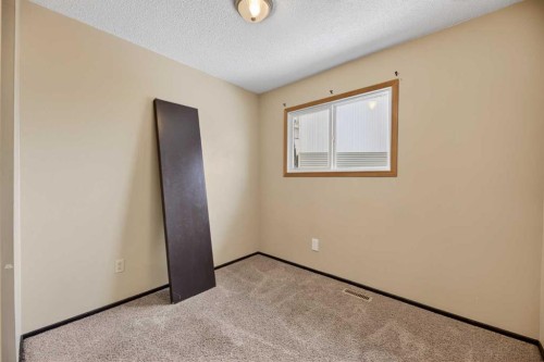 5419 56A Street Close, Olds, AB - Indoor Photo Showing Other Room
