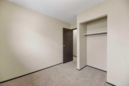 5419 56A Street Close, Olds, AB - Indoor Photo Showing Other Room