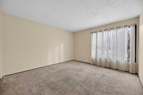 5419 56A Street Close, Olds, AB - Indoor Photo Showing Other Room