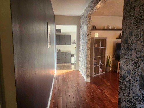 104 23 Street Nw, Drumheller, AB - Indoor Photo Showing Other Room