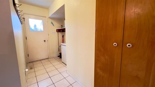607 7 Avenue West, Hanna, AB - Indoor Photo Showing Other Room