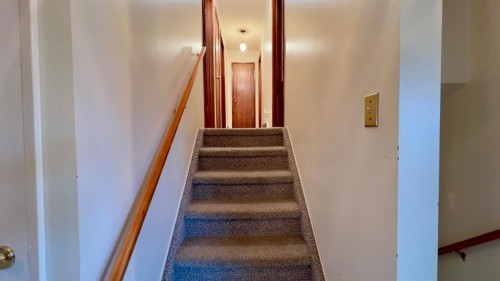 607 7 Avenue West, Hanna, AB - Indoor Photo Showing Other Room