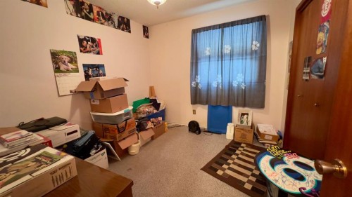 607 7 Avenue West, Hanna, AB - Indoor Photo Showing Other Room