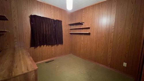 607 7 Avenue West, Hanna, AB - Indoor Photo Showing Other Room