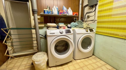 607 7 Avenue West, Hanna, AB - Indoor Photo Showing Laundry Room