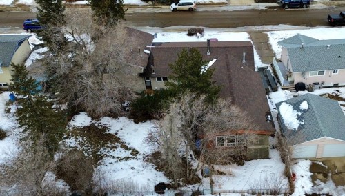 607 7 Avenue West, Hanna, AB - Outdoor