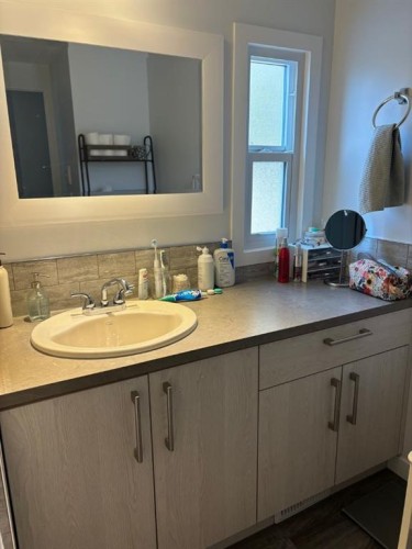 29 Southridge Crescent, Didsbury, AB - Indoor Photo Showing Bathroom