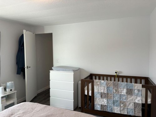 29 Southridge Crescent, Didsbury, AB - Indoor Photo Showing Bedroom