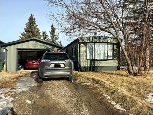 29 Southridge Crescent, Didsbury, AB - Outdoor