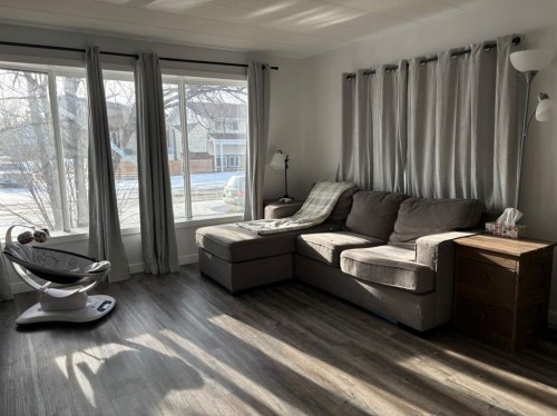 29 Southridge Crescent, Didsbury, AB - Indoor Photo Showing Other Room