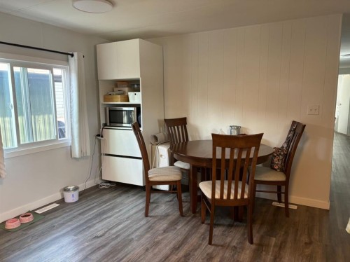 29 Southridge Crescent, Didsbury, AB - Indoor Photo Showing Dining Room
