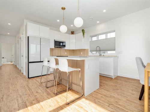 7034 48 Street, Taber, AB - Indoor Photo Showing Kitchen