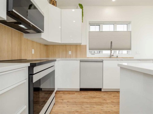 7034 48 Street, Taber, AB - Indoor Photo Showing Kitchen