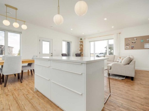 7034 48 Street, Taber, AB - Indoor