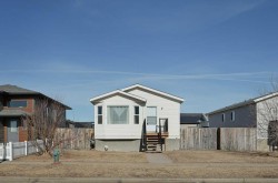 1620 2nd Avenue EAST Brooks, AB T1R 1K3