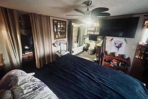 331 Gleichen Street, Gleichen, AB - Indoor Photo Showing Bedroom