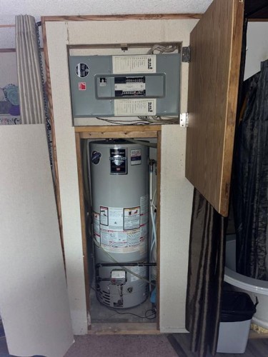 331 Gleichen Street, Gleichen, AB - Indoor Photo Showing Other Room