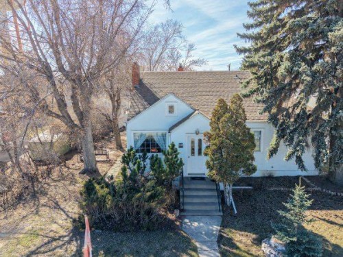 235 2 Street WEST Drumheller, AB T0J 0Y3