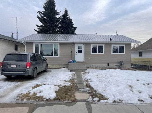 207 7 Avenue EAST Hanna, AB T0J 1P0