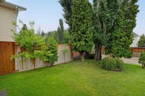 28 Parkland Place E, Brooks, AB - Outdoor