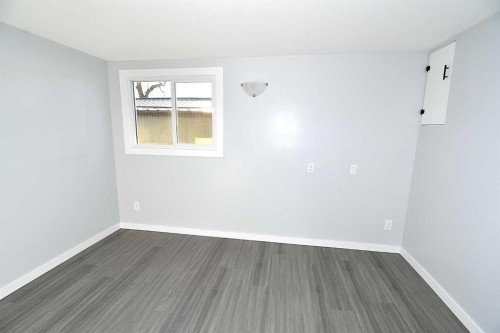 24-831 2 Avenue, Bassano, AB 