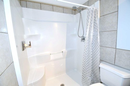 24-831 2 Avenue, Bassano, AB 