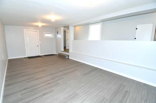 24-831 2 Avenue, Bassano, AB 