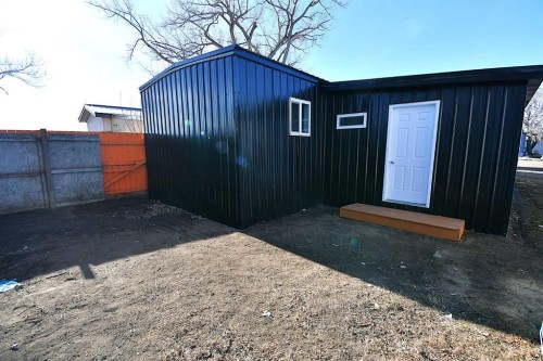 24-831 2 Avenue, Bassano, AB 