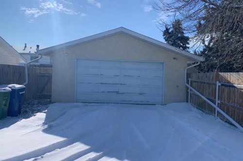 4617 51 Avenue, Taber, AB - Outdoor With Exterior