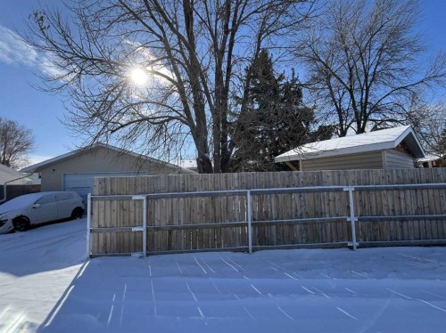 4617 51 Avenue, Taber, AB - Outdoor